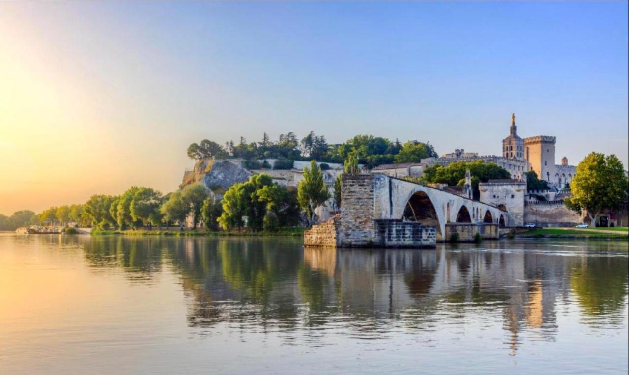 Gite Avignon Bougainvillier Exteriér fotografie